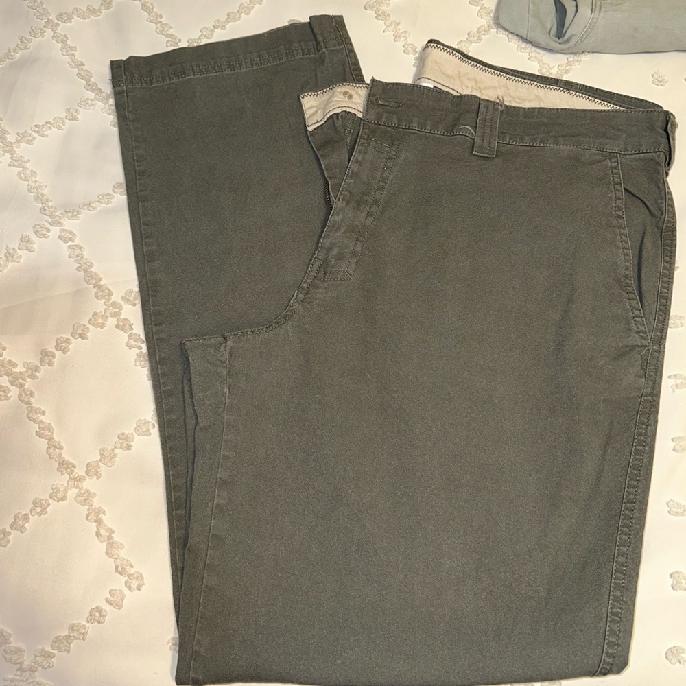 Men’s Columbia khaki